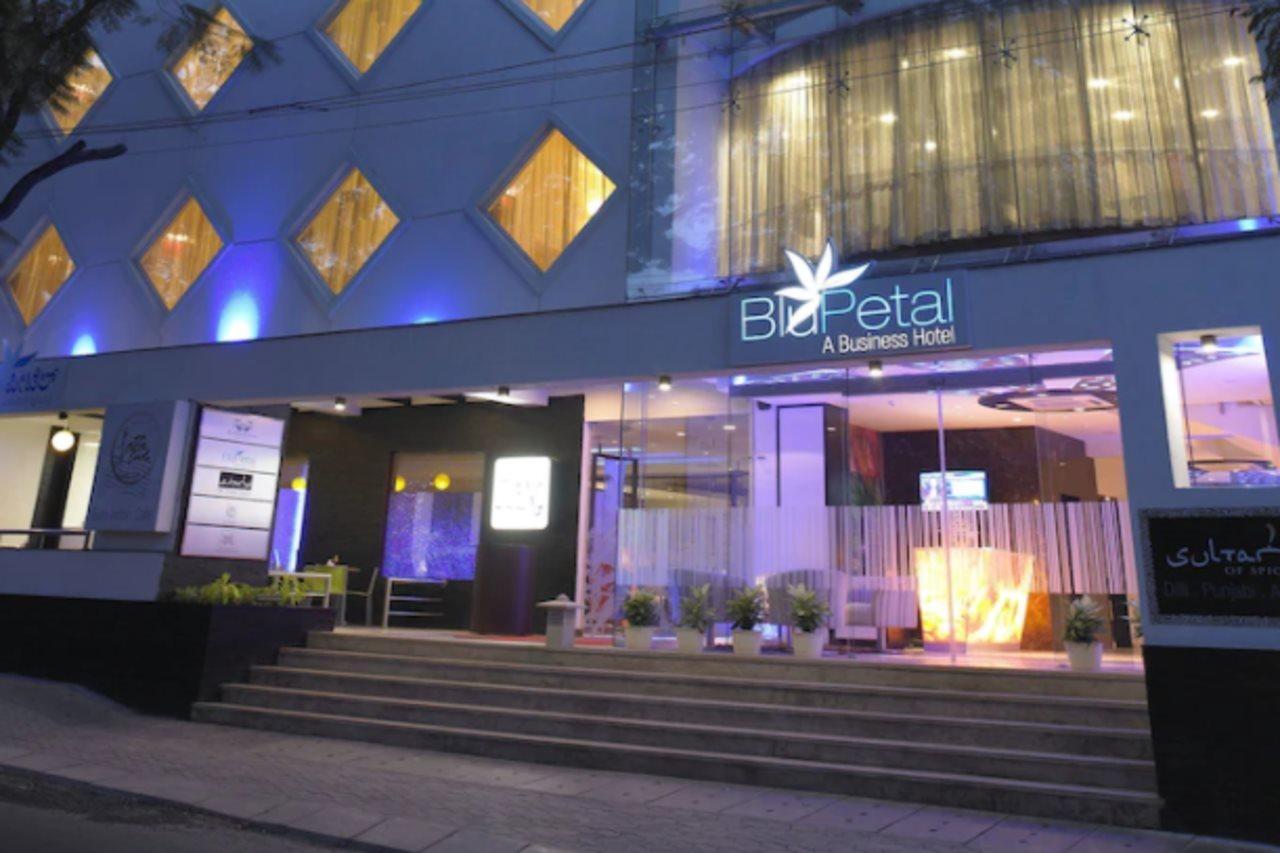 Blu Petal - A Business Hotel Bangalore Eksteriør bilde