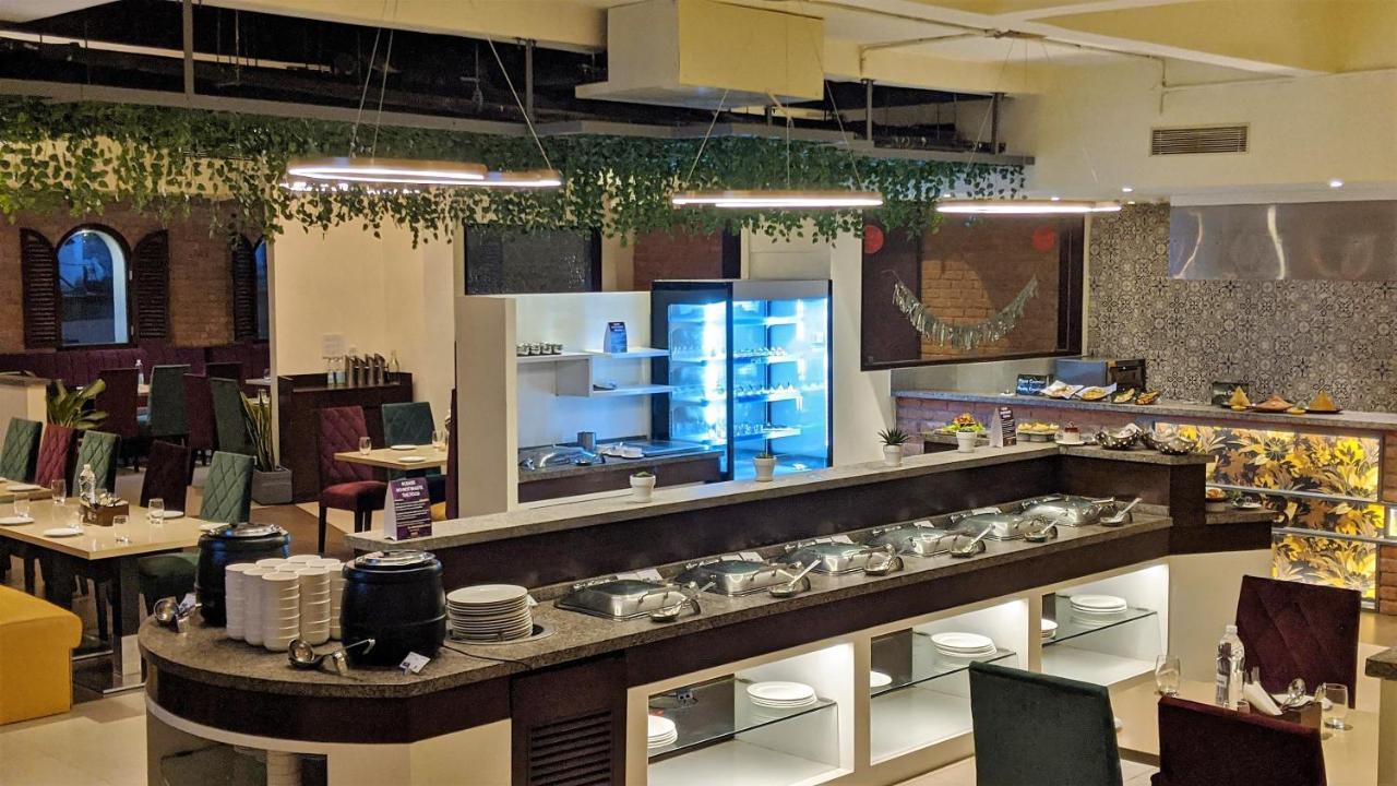 Blu Petal - A Business Hotel Bangalore Eksteriør bilde