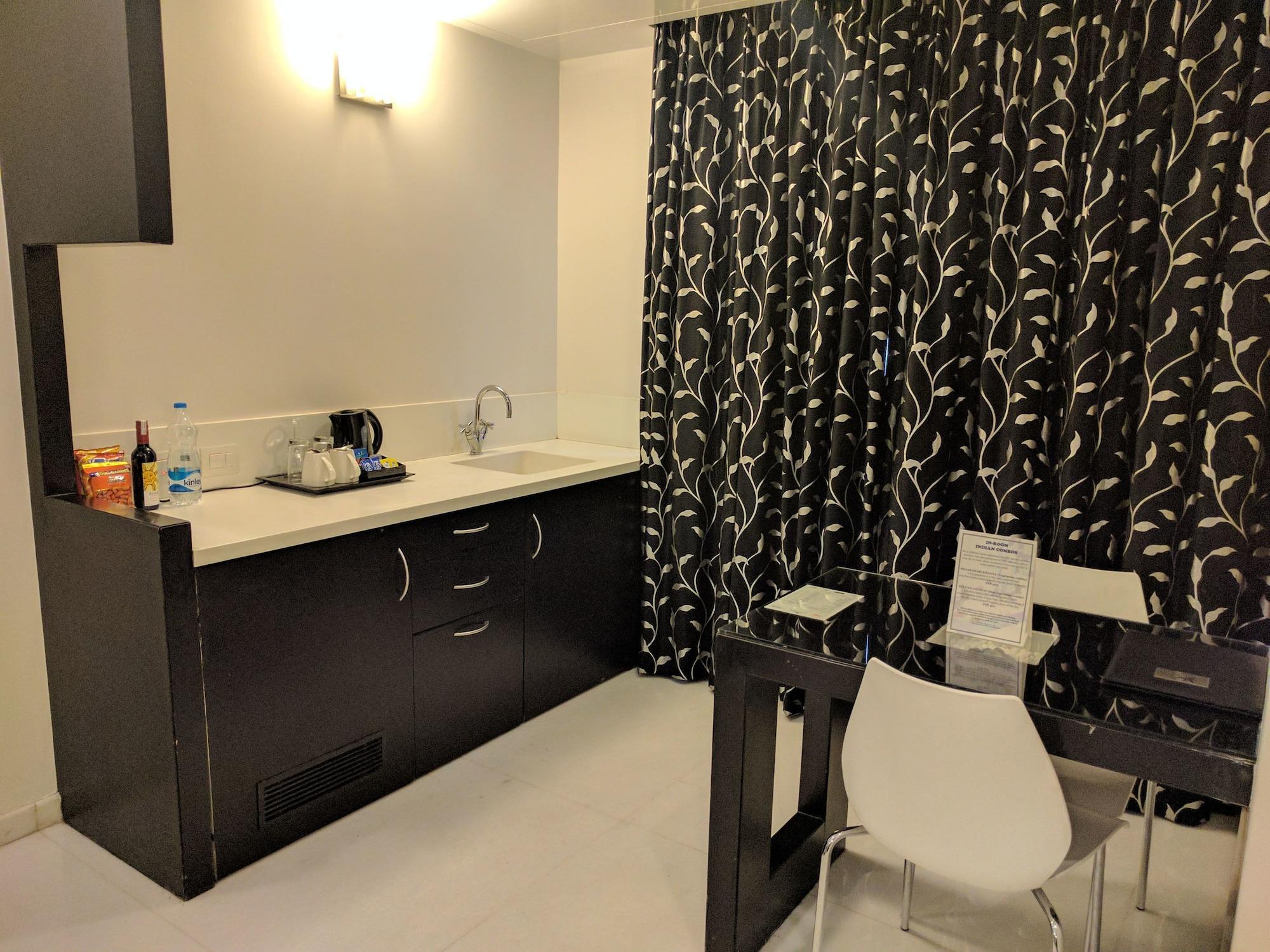 Blu Petal - A Business Hotel Bangalore Eksteriør bilde