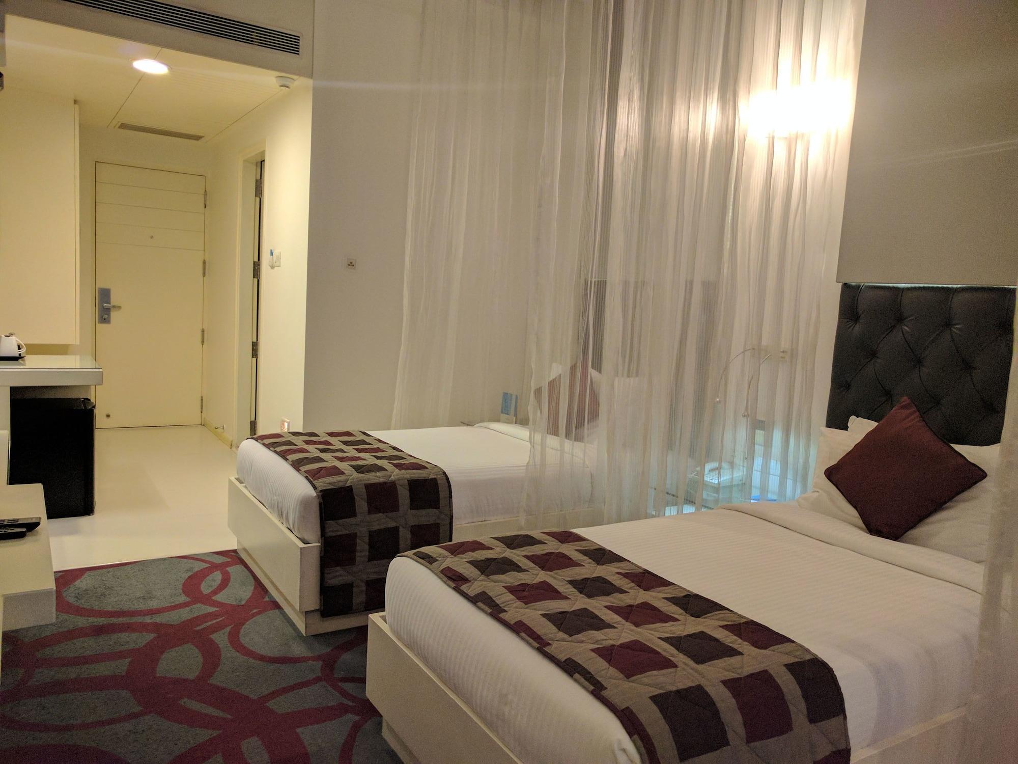 Blu Petal - A Business Hotel Bangalore Eksteriør bilde