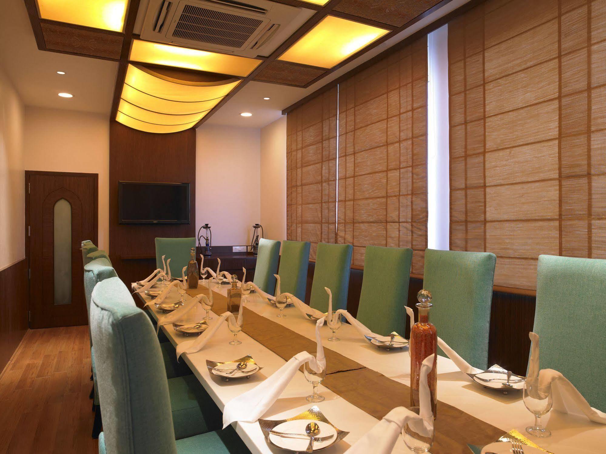 Blu Petal - A Business Hotel Bangalore Eksteriør bilde