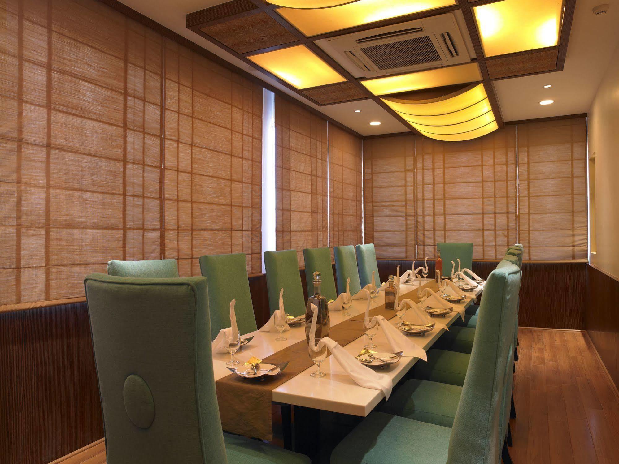 Blu Petal - A Business Hotel Bangalore Eksteriør bilde