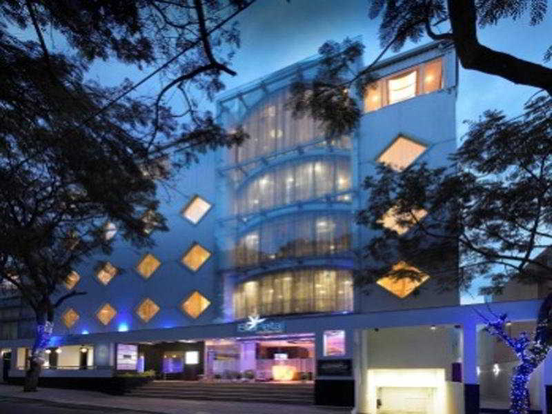 Blu Petal - A Business Hotel Bangalore Eksteriør bilde